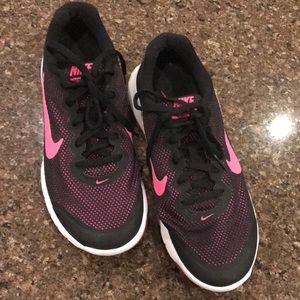 Women’s Nike Flex Experience RN 4 • Size US 8.5